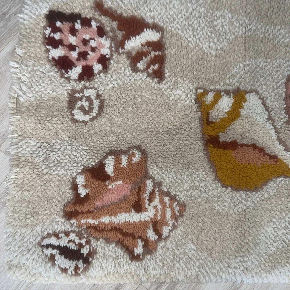 Handmade Latch Hook Rug Summer Seashells By The Seaside For Home Decor 26x39